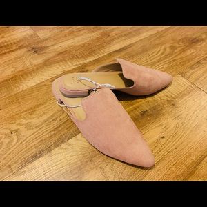 🎀NEW Women’s Mules In Blush Size 9.5